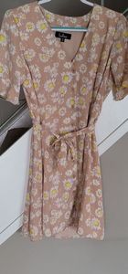 Lulus tie waist mini dress tan with daisy print